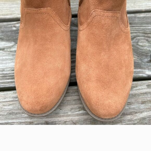 Vionic Tan Ankle Booties with Western-Inspired Design - Picture 5 of 9